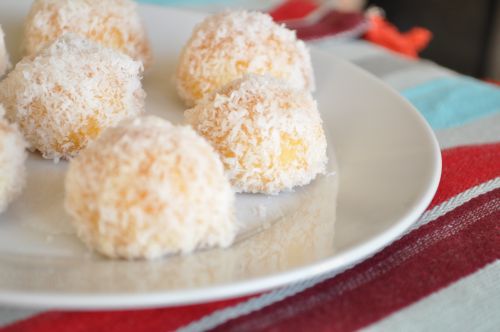 Boules A La Noix De Coco Les Recettes De La Cuisine De Asmaa