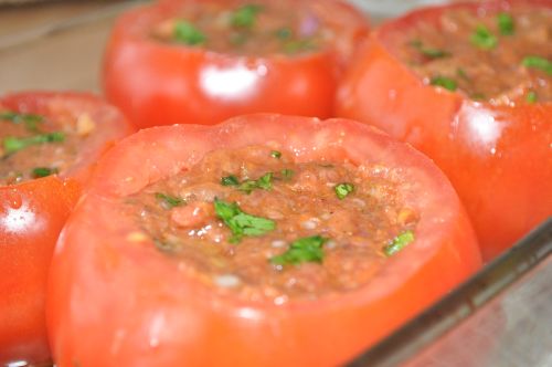 tomate farcie de viande hachée
